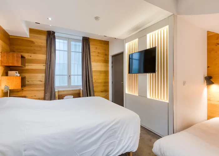 Du Jeu De Paume Otel 3*